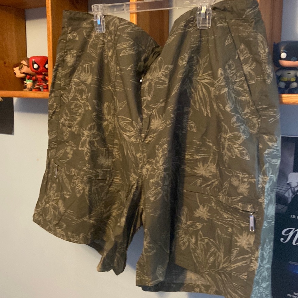 Gloria Vanderbilt Cargo Shorts